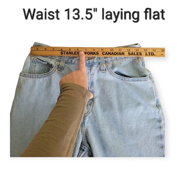 Levis Premium 80s Mom Jeans Light Wash High Rise Tapered Raw Hem Size 26 - Picture 7 of 16